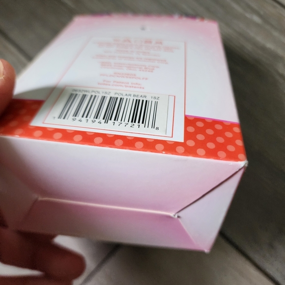 Holiday hair accessories and fuzzy socks  gift bundle - Picture 7 of 16